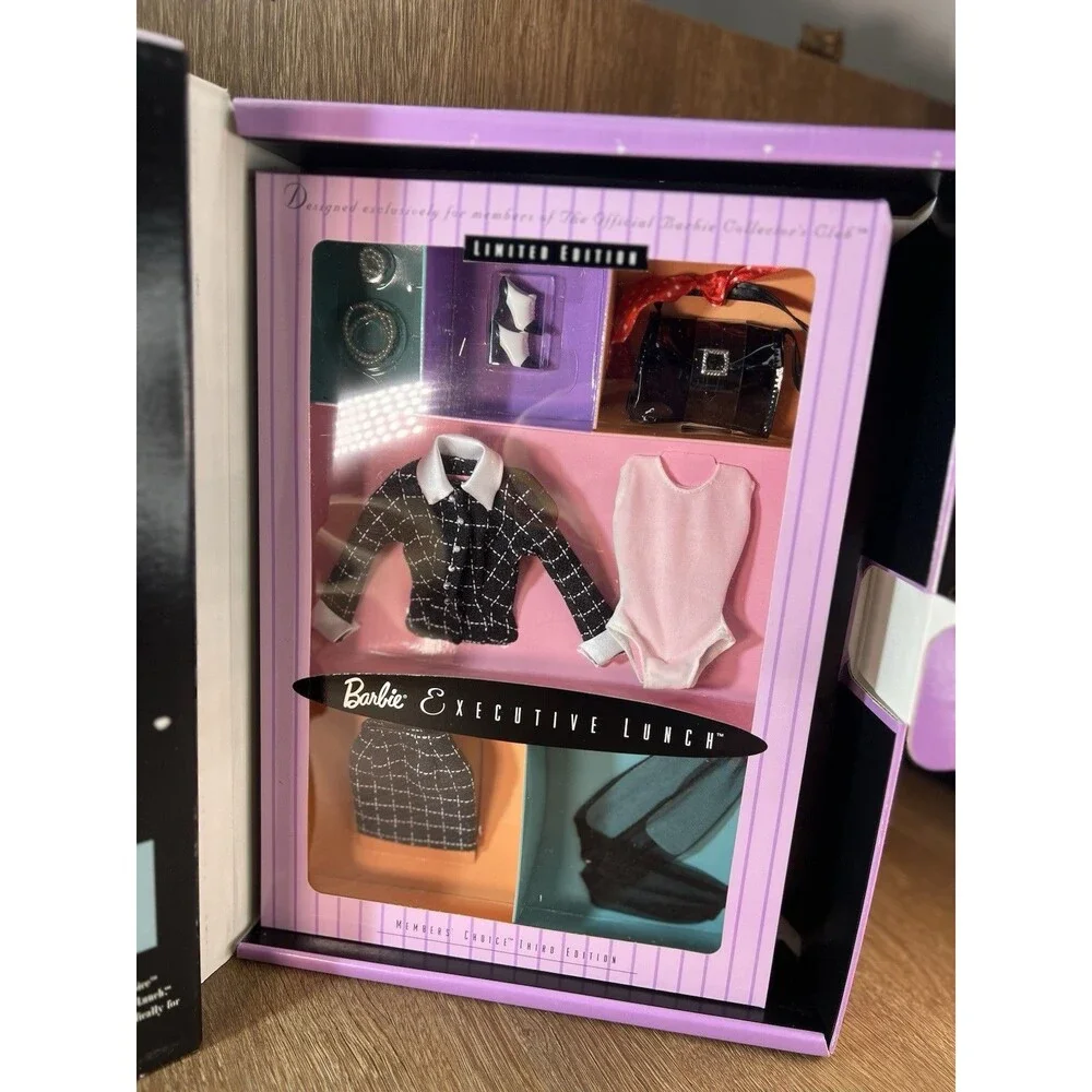 NEW 1998 The OFFICIAL Barbie Collector's Club Welcome Kit Third Edition‎ Mattel